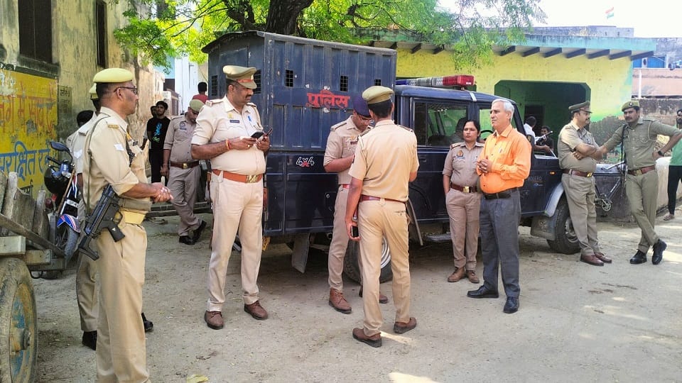 miscreants killed person by shooting six bullets in Ghaziabad