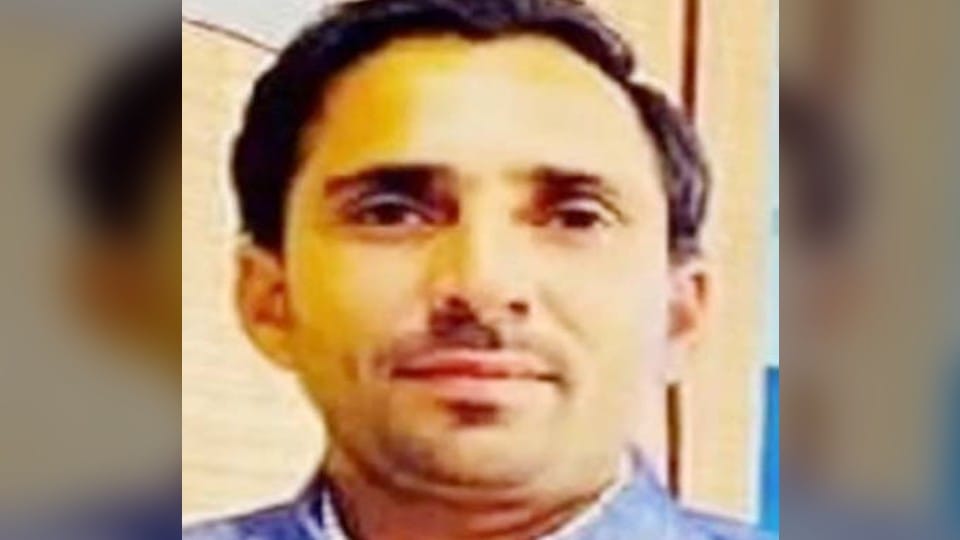 family buried dead body of man in the sand for hope alive in shahjahanpur