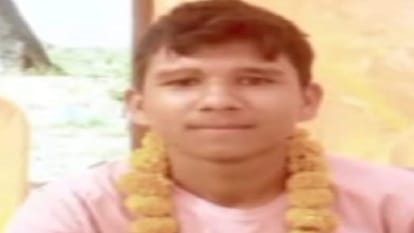 youth dies wto injured as tractor collides with tempo in Budaun