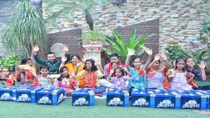 Minister Nandi and Abhilasha performed Kanya Puja on Mahanavami, got blessings by washing their feet.