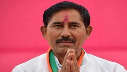 MP Election: सिंधिया के खास मंत्री की बढ़ी मुसीबत, पोहरी सीट से कांग्रेस के नेता हुए बागी, BSP से मिला टिकट MP Election Trouble increases for Scindia minister Congress leader rebels from Pohari seat
