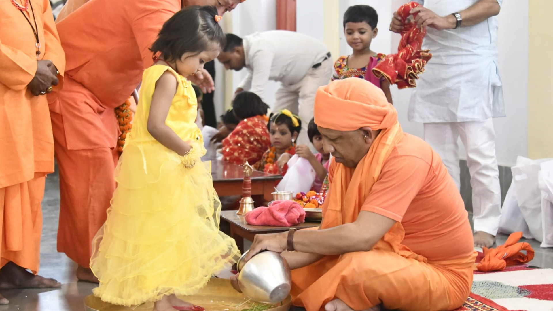 CM Yogi Adityanath kanya pujan during navmi 2023