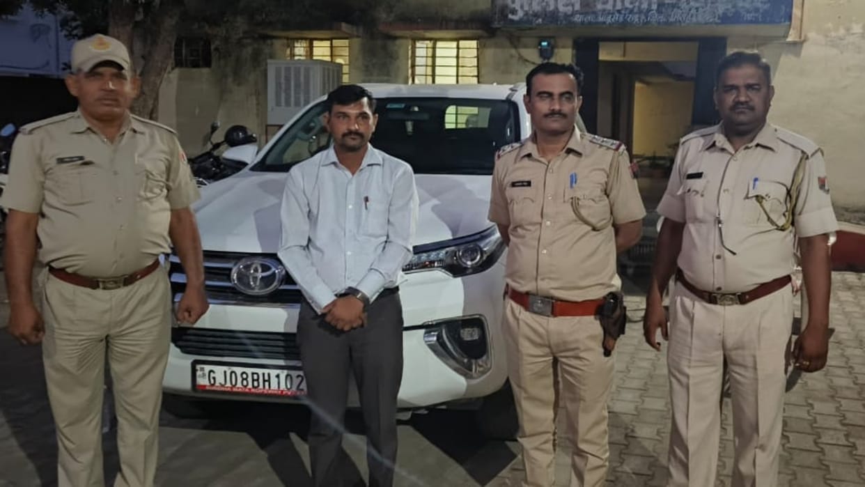 Sirohi Crime Rs 6.59 lakh seized in a car being taken from Revdar to Abu Road one accused arrested