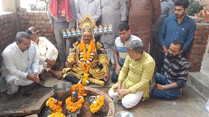 Dussehra 2013 People Worship Ravana In Mathura on vijaydashmi