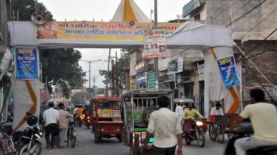 Amroha: Heavy vehicles will not able enter city after noon, Azad Road completely closed