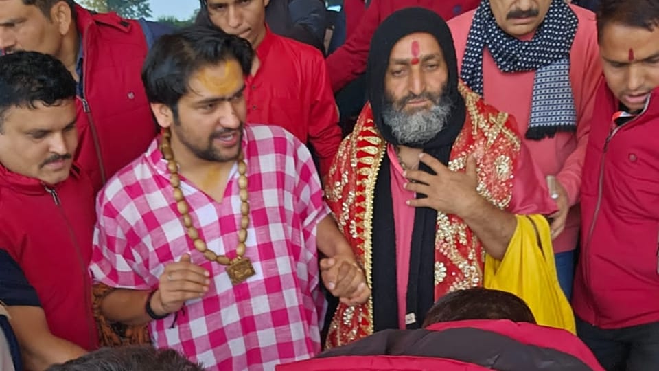 Dhirendra Shastri of Bageshwar Dham visit katra Reasi Paid Obeisance vaishno devi