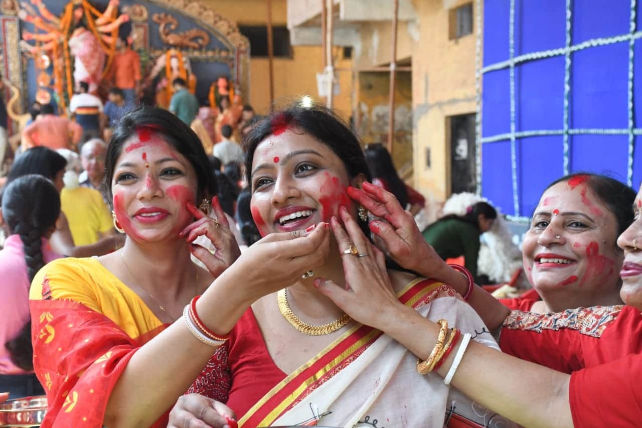 Navratri completed: Mother idols removed from Durga Puja pandals, immersion took place