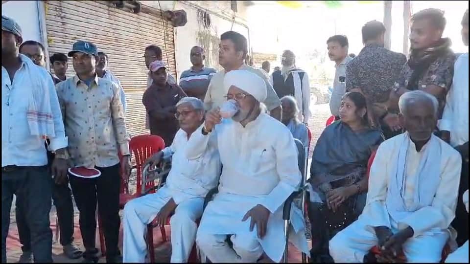 कांग्रेस में बगावत के सुर