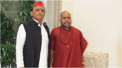 MP Polls 2023: Who is Mirchi Baba With whom Akhilesh Yadav met SP made a plan to answer Kamal Nath