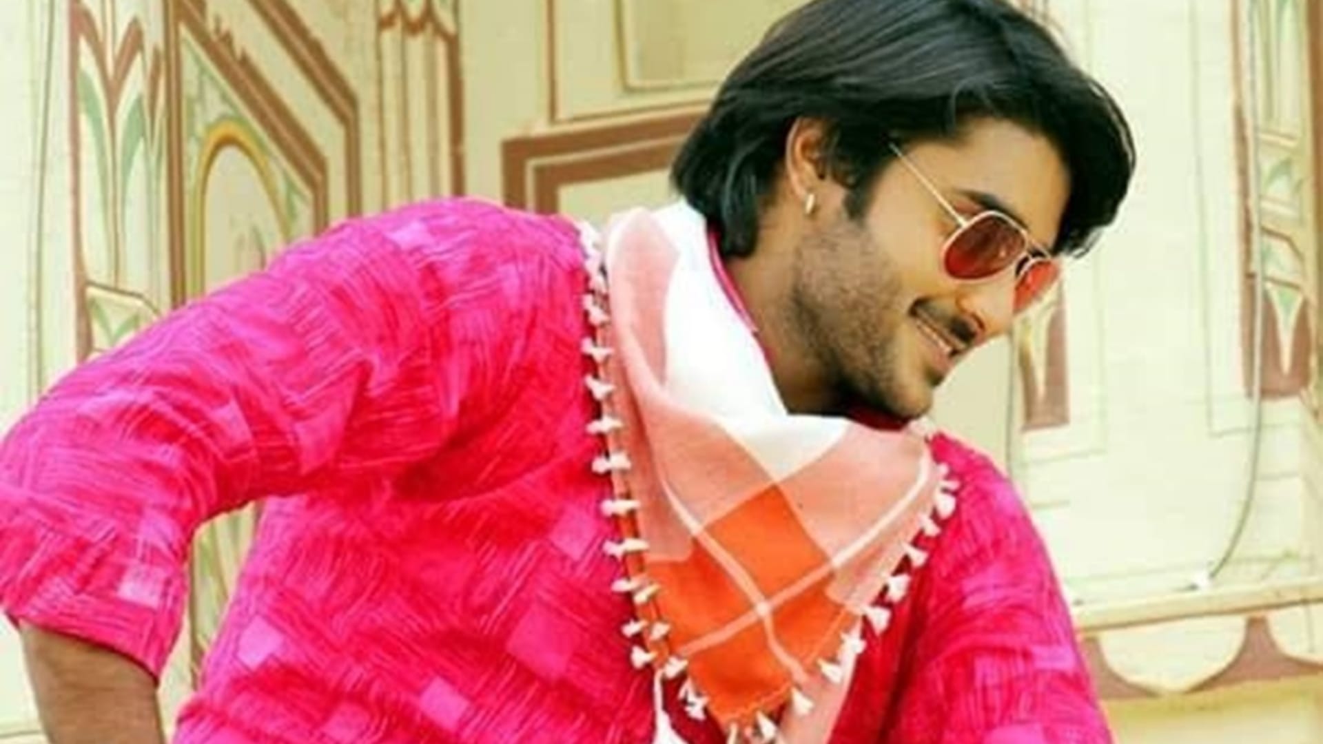 Bhojpuri star pradeep pandey upcoming film hindustani first look out on vijaydashmi