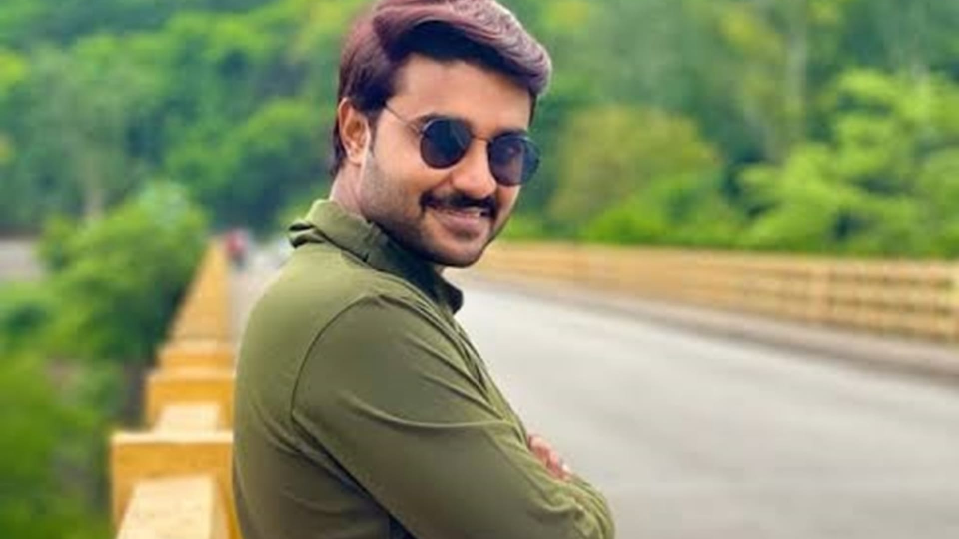 Bhojpuri star pradeep pandey upcoming film hindustani first look out on vijaydashmi