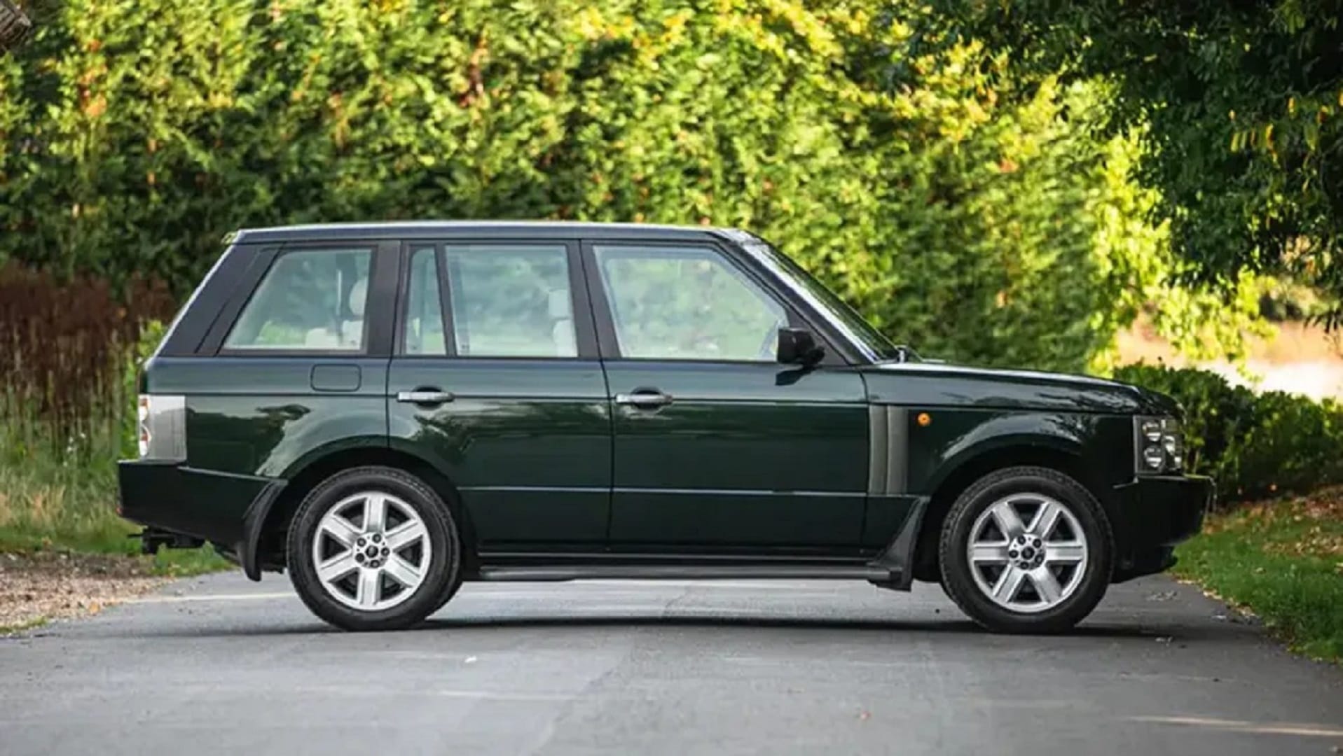 Queen Elizabeth II Car is up for auction at NEC Classic Motor Show Sale 2023 in England