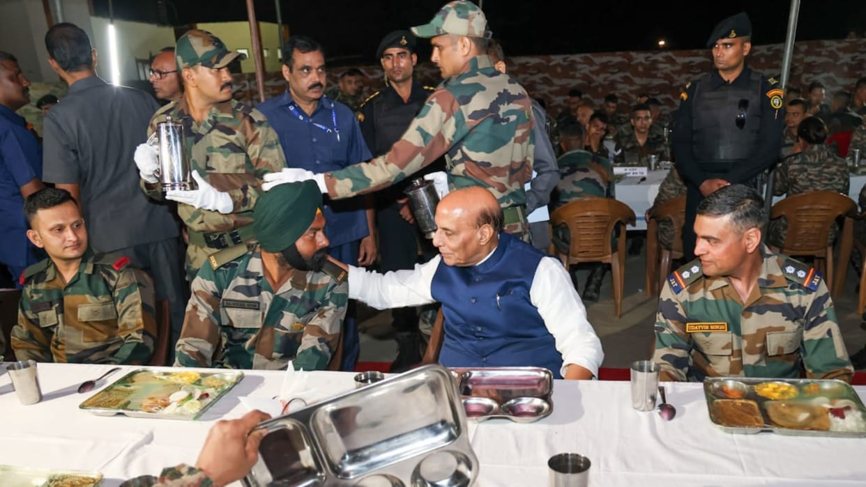Dussehra 2023 defence minister Rajnath Singh visit to Tawang celebrates dussehra with indian army