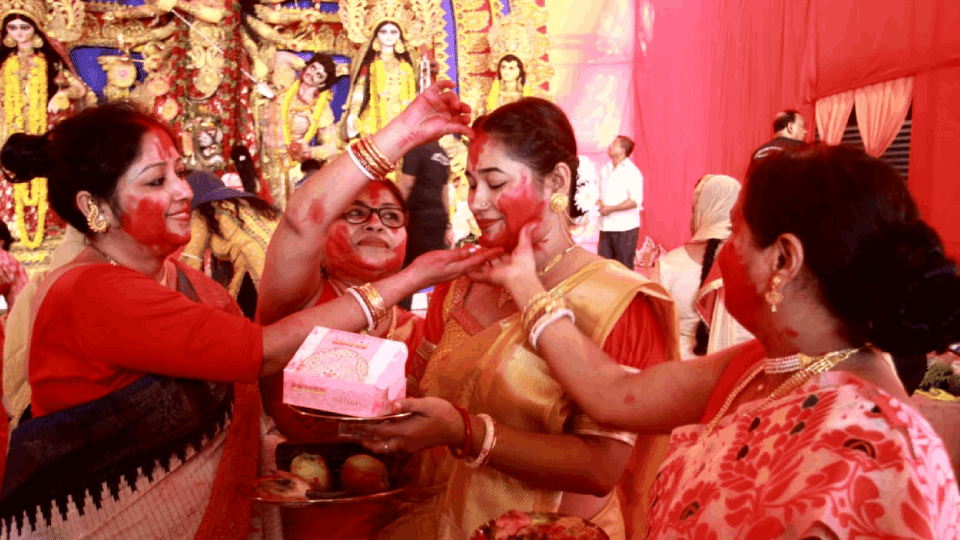 Women celebrated Sindoor Khela festival in CR Park Delhi photos