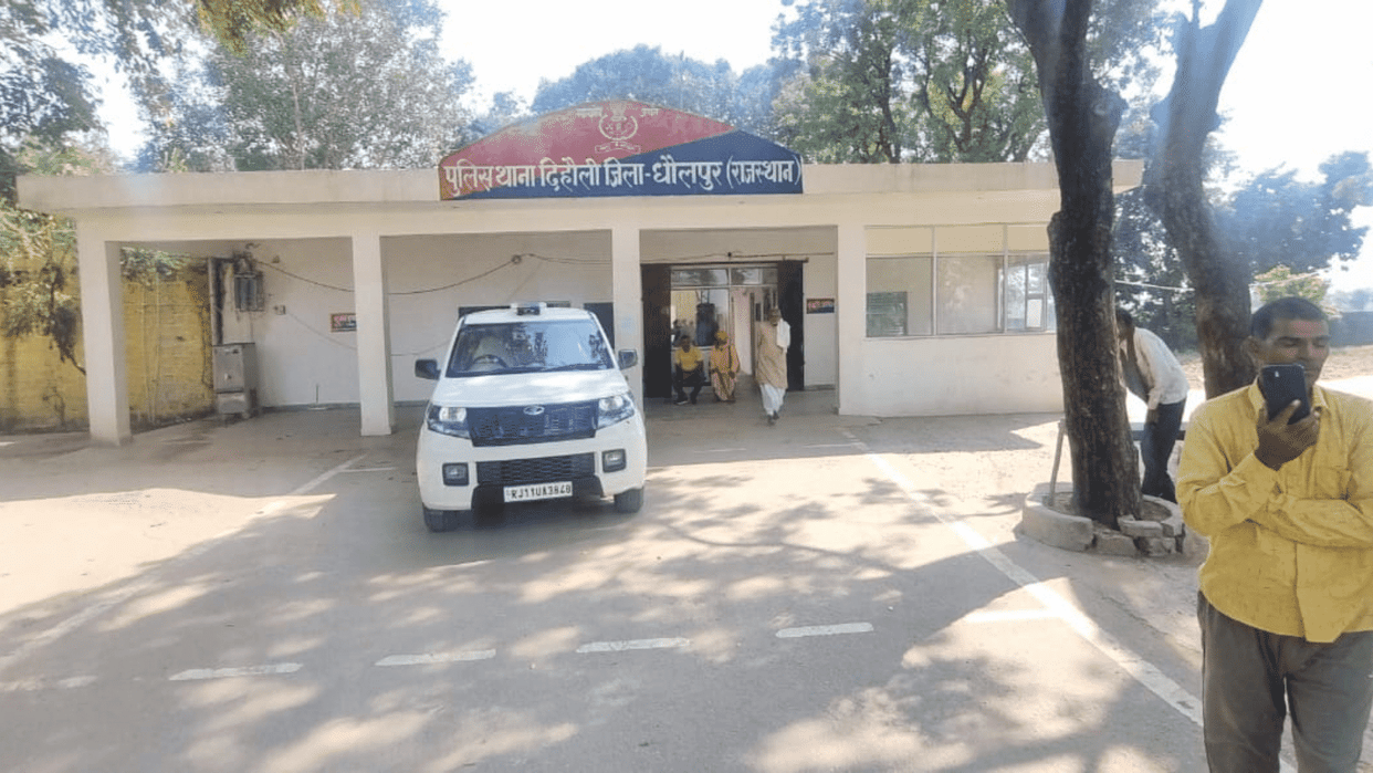 Police caught two truckloads of cell tax evasion goods during the blockade