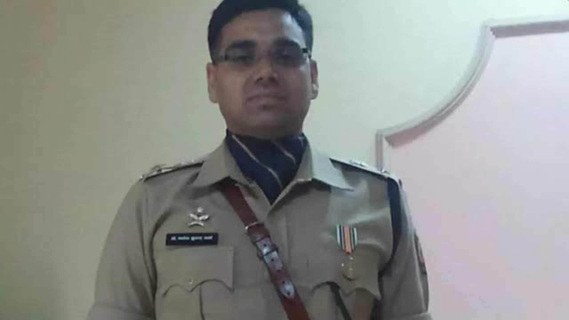 Real Story of IPS Manoj Kumar Sharma whose life inspired vidhu vinod chopra film 12th fail vikrant massey
