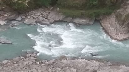Pithoragarh: Jeep carrying Adi Kailash pilgrims fell into 500 meter deep gorge