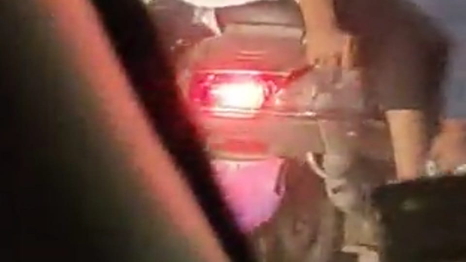 Noida: Chaos by tying a cloth on the number plate