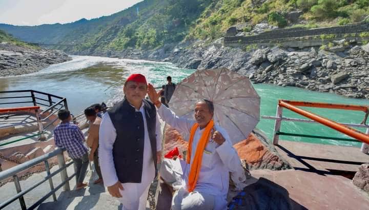 Dussehra festival: Akhilesh reached Rudraprayag while CM Yogi celebrated the festival in Gorakhnath temple
