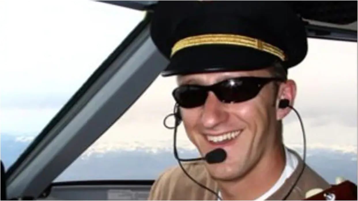 Alaska Airlines off duty pilot shut down engine in air ate magic mushroom
