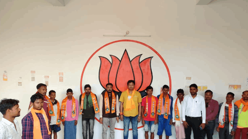 भाजपा में शामिल हुए कांग्रेस कार्यकर्ता