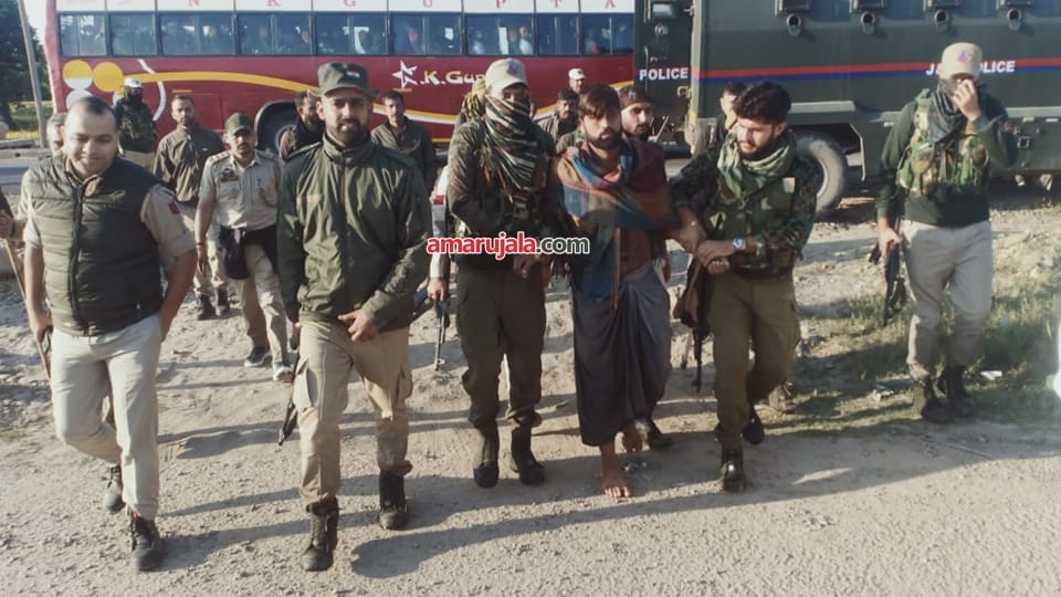 Jammu Kashmir: Search operation in Hariya Chakk of Hiranagar kathua police detained youth for questioning