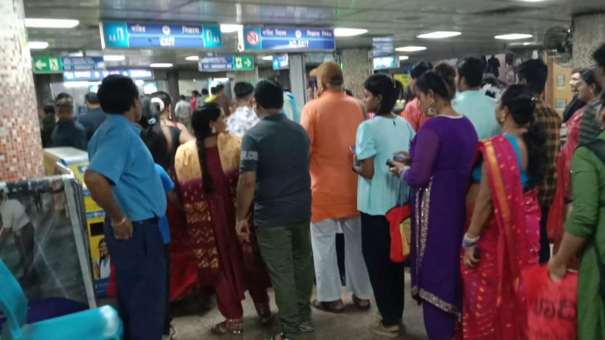 Kolkata: More than 41 lakh people traveled in metro from Mahapanchami to Dashami, earned more than six crores