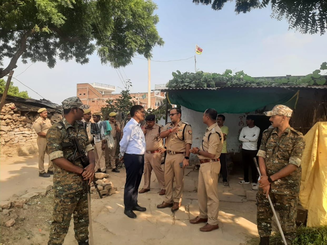 Mirzapur: Dispute over flag during Durga Puja immersion, three injured in stone pelting