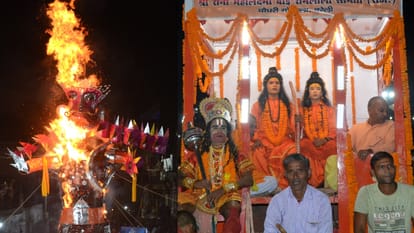 Ravana effigy burnt in Ramlila Maidan on Vijayadashami in Bareilly.