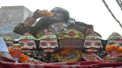 Aligarh: बुराई का हुआ अंत, श्रीराम के बाण लगते ही जले रावण, मेघनाद और कुंभकर्ण के पुतले Effigies of Ravana, Meghnad and Kumbhakarna burnt