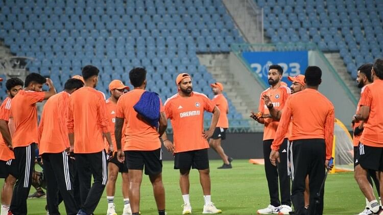 World Cup 2023: Team India players practicing on the Vijay Rath at Ekana Stadium