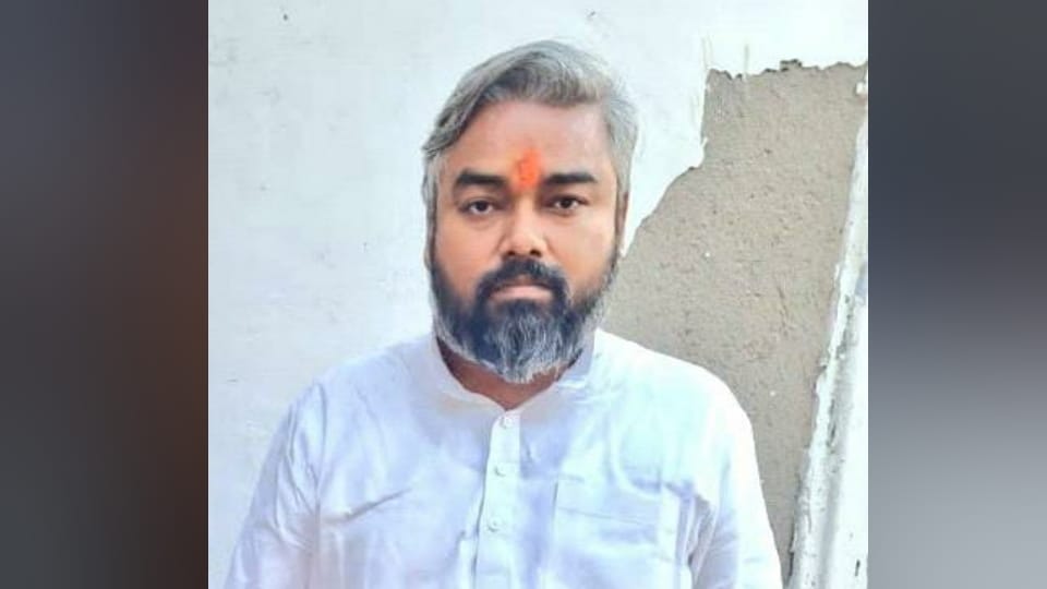 Up News Anoop Chaudhary Took 19 Times Illegally Police Protection Arrested Notorious Thug