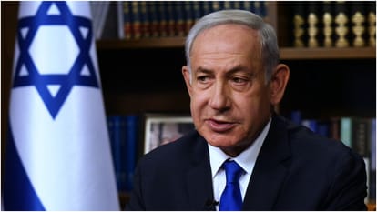 Netanyahu in a rare apology says he was wrong in criticising security apparatus