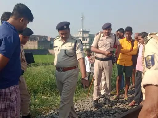 Bihar News : Bihar Police shocked to see youth murder, dead body was locked with a chain tied to its hand
