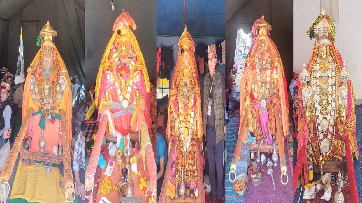 International Kullu Dussehra: Six gods walked 150 km to serve Raghunath