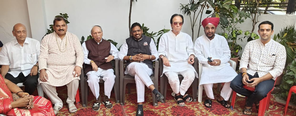 MP Election 2023: Congress leaders went to convince the contenders who were angry over being denied tickets, a