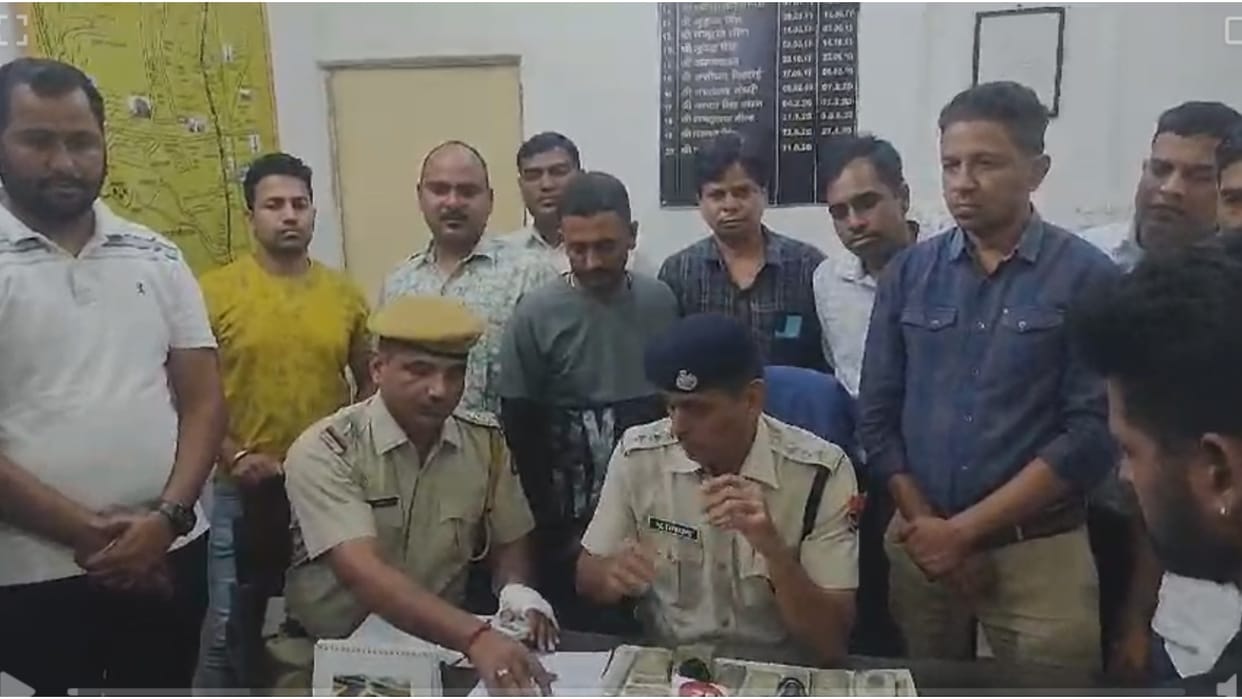 Rs 53 lakh, 4 kg silver and 940 grams gold recovered from the car in ajmer