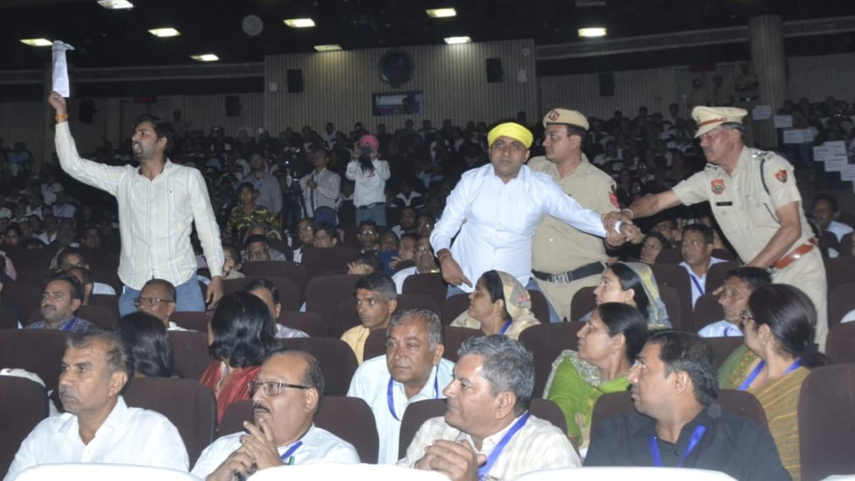 Rohtak: Case registered against CYSS student leader for sloganeering in CM's program