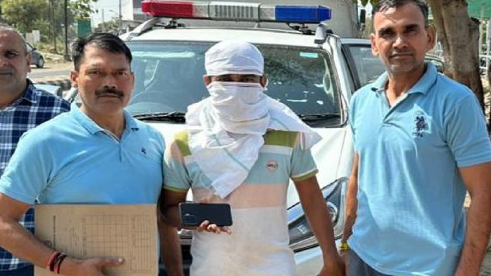 Youtuber Elvish Yadav Threat extortion call demanding one crore bigg boss ott 2 winner accused arrested