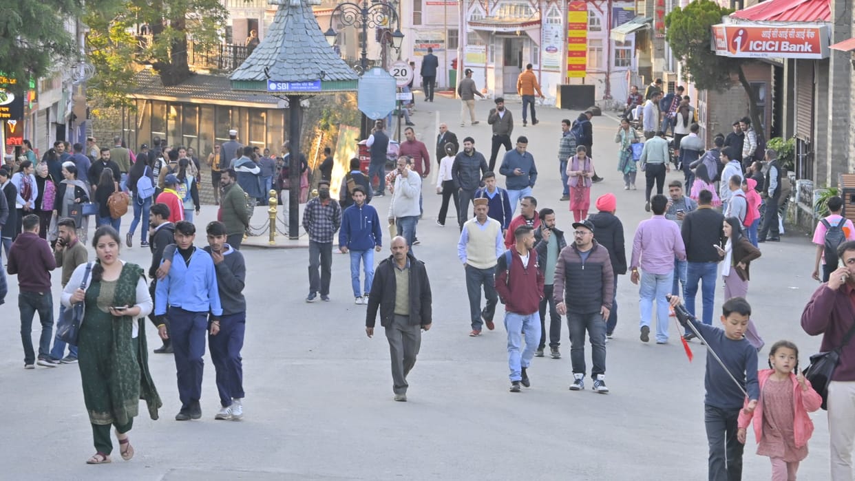 Tourist in Shimla 50 percent advance booking in  hotels for weekend