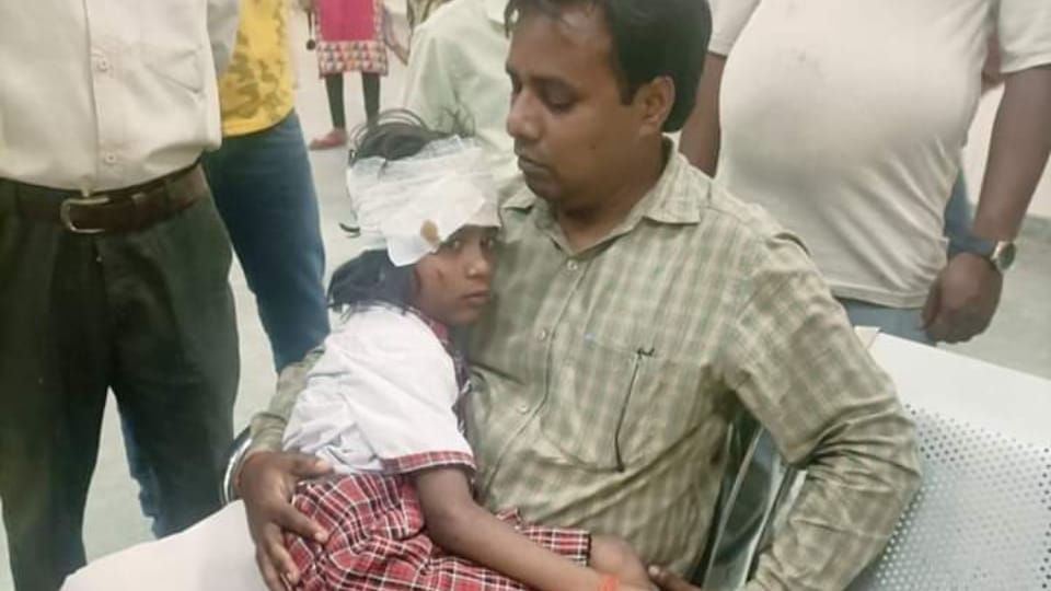 Truck hits school van on highway in Shahjahanpur