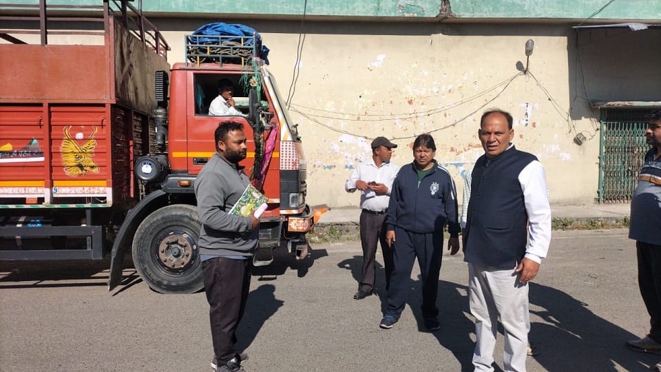 Uttarakhand Mandi Parishad President Anil Dabbu warned those who steal revenue in the market