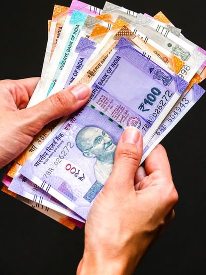 Uttarakhand: तीन घंटे से ज्यादा देरी से चली ट्रेन तो टिकट की रकम होगी वापस, जानें क्यों लिया रेलवे ने ये फैसला Train Update: Ticket amount will be refunded If the train runs late by more than three hours Uttarakhand news