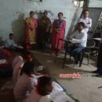 बंकर में चल रही कक्षा
