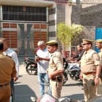 रामपुर में आयकर विभाग की कार्रवाई के दौरान पुलिस