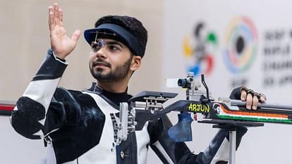 Rifle shooters arjun babuta and tilottama sen won silver in Asian Championship also achieved Olympic quota