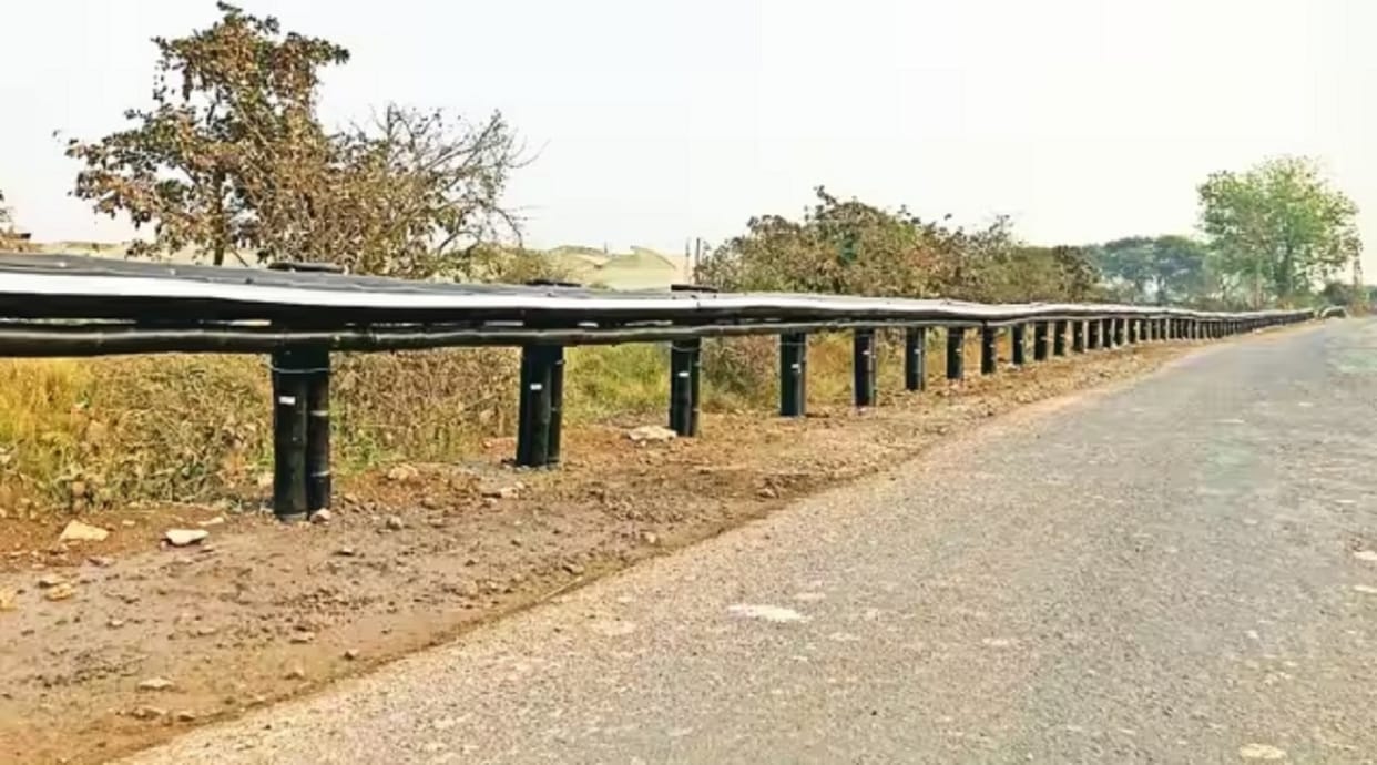 Indian Highways to Get Bamboo Crash Barrier Soon Bahu Balli cattle fence is patented in India