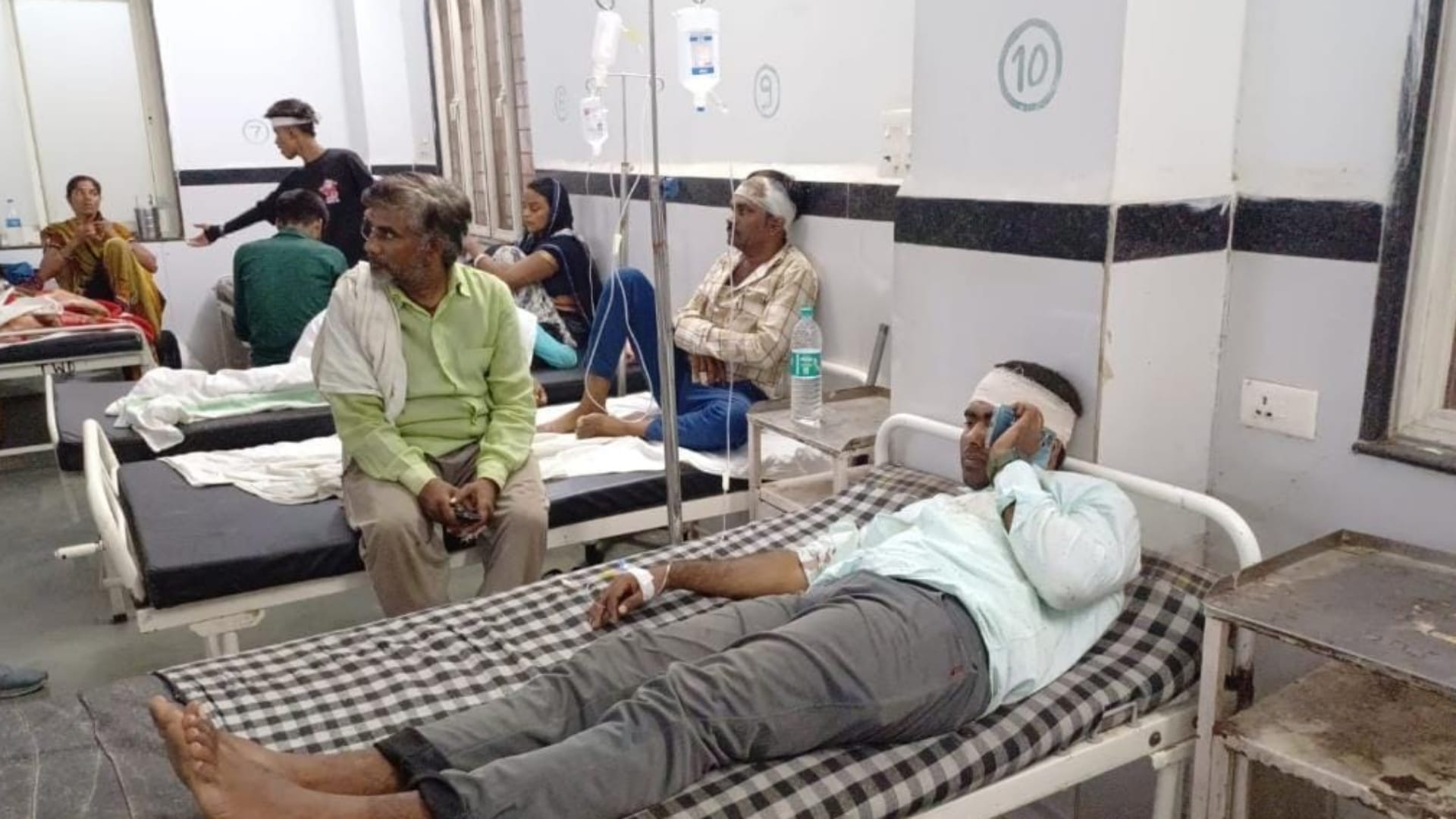 अस्पताल में भर्ती लोग