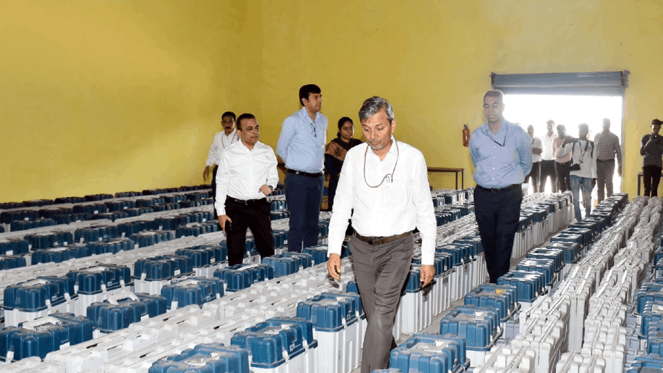Took stock of the commissioning works of electronic voting machines for the assembly constituencies in Kawardh
