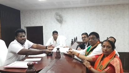 CG election 2023 At some places BJP and at other places Congress stalwarts filed nominations in chhattishgrh